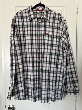 Cinch men’s long sleeve button up shirt
XXL